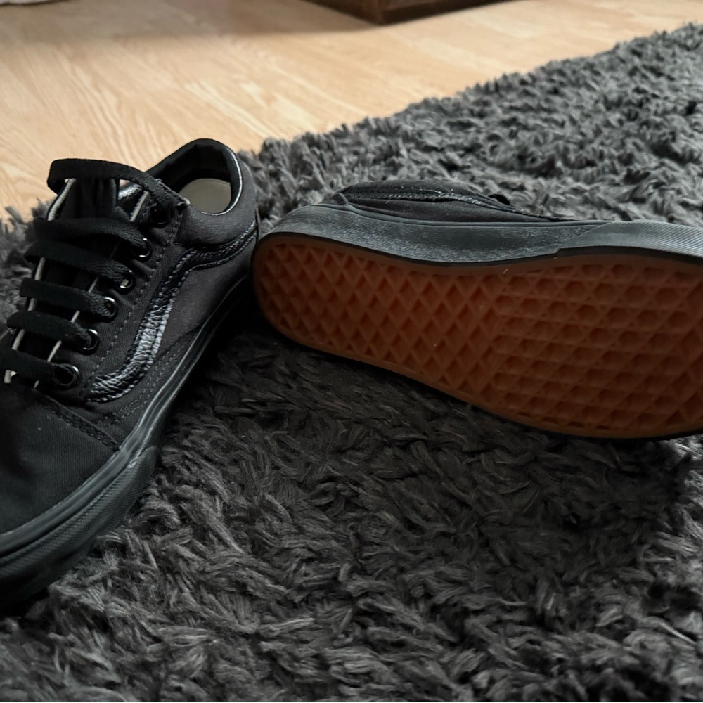 Vans Women's Black Athletic Shoes - Picture 2 of 3